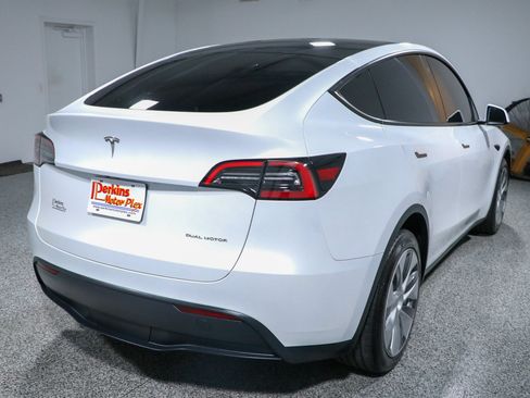 Used 2023 Tesla Model Y Long Range AWD/4WD image 7