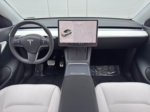 Used 2022 Tesla Model Y Long Range AWD/4WD image 13