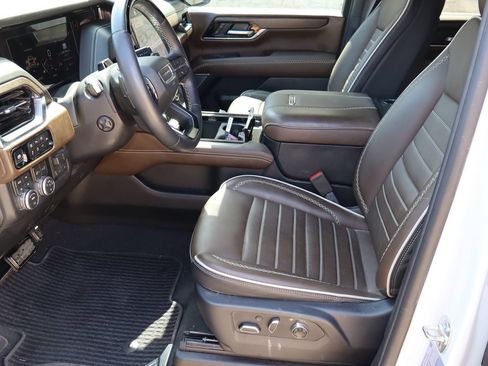 Used 2026 GMC Yukon Denali Ultimate AWD/4WD image 17