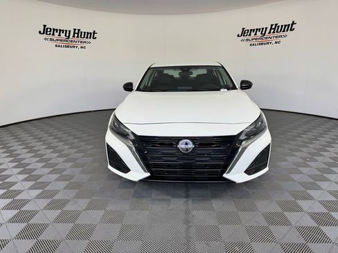 Used 2025 Nissan Altima 2.5 SV image 6