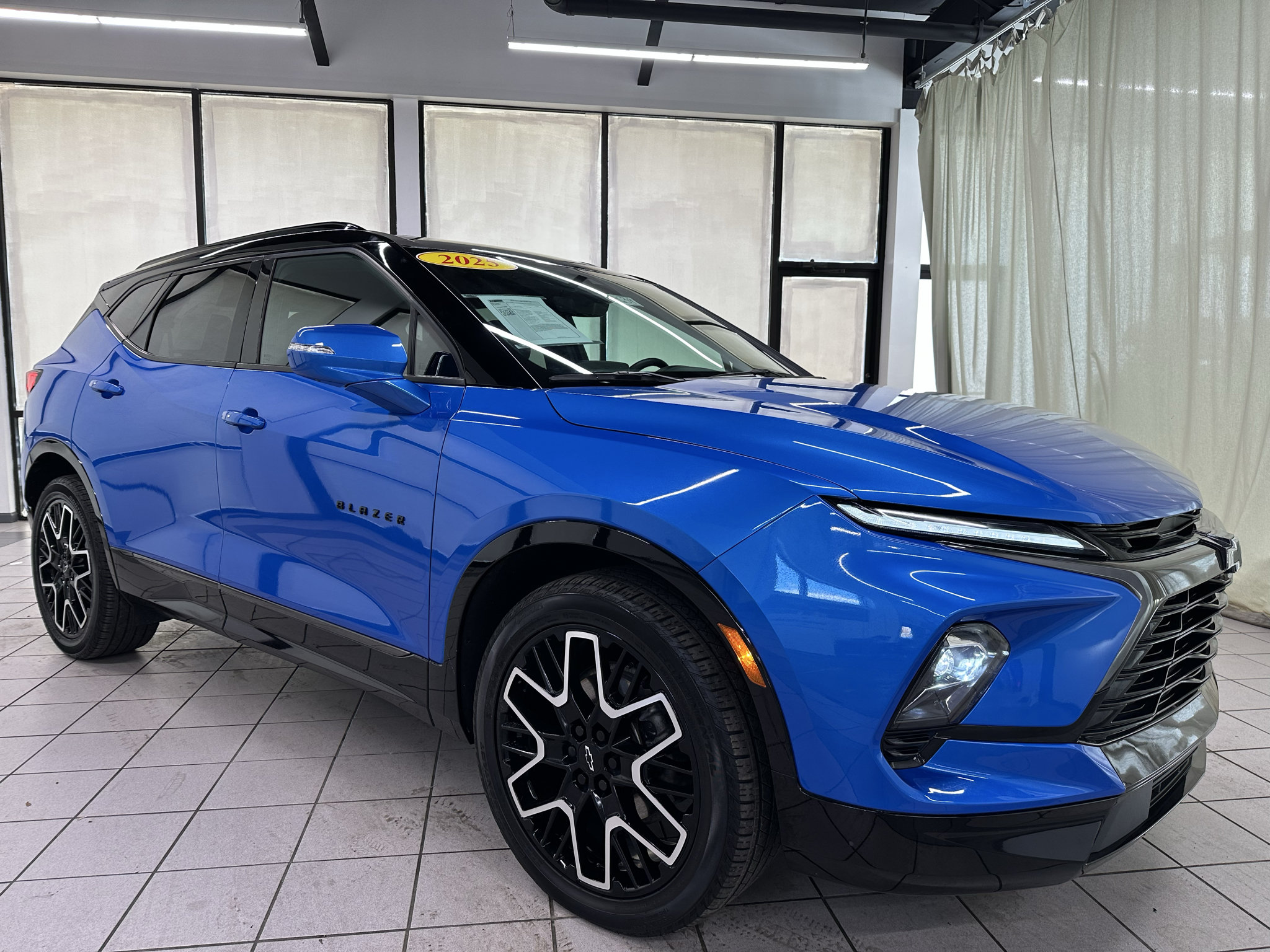 Certified 2025 Chevrolet Blazer RS w/ Driver Confidence II Package AWD/4WD image 2