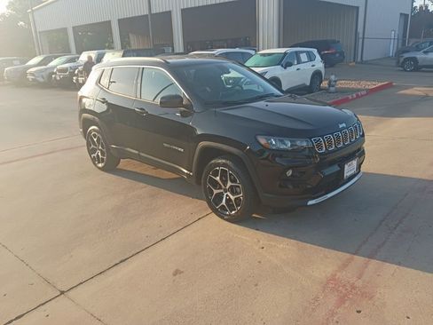 Used 2025 Jeep Compass Limited image 6