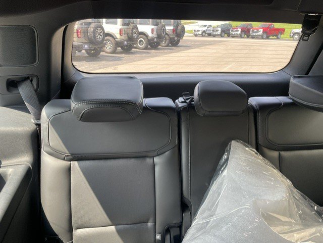 Used 2025 Ford Expedition Platinum w/ Stealth Performance Package AWD/4WD image 8