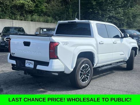 Used 2026 Toyota Tacoma TRD Sport AWD/4WD image 3