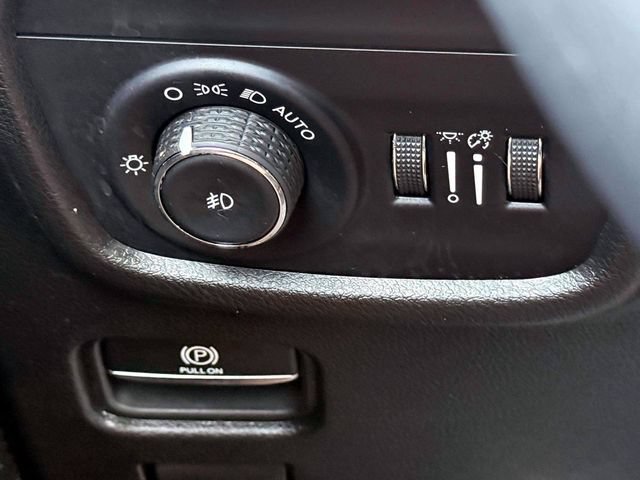 Used 2023 Jeep Grand Cherokee L Limited AWD/4WD image 24