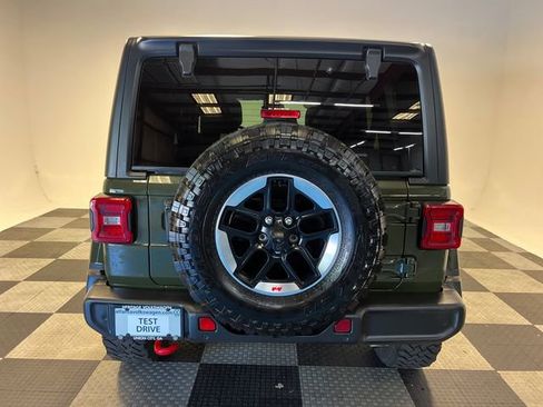 Used 2022 Jeep Wrangler Unlimited Rubicon w/ LED Lighting Group AWD/4WD image 4