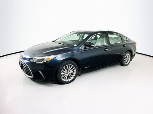 Used 2016 Toyota Avalon Limited FWD image 4
