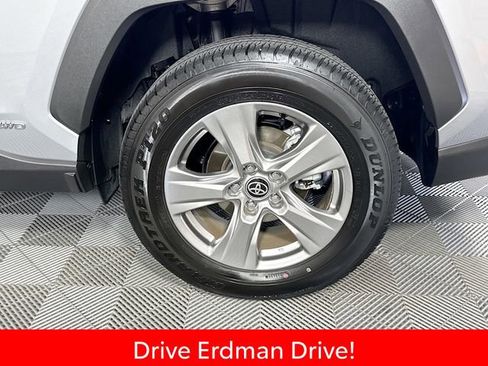 Certified 2025 Toyota RAV4 LE AWD/4WD image 4