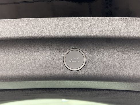 Used 2024 Tesla Model Y Performance image 32