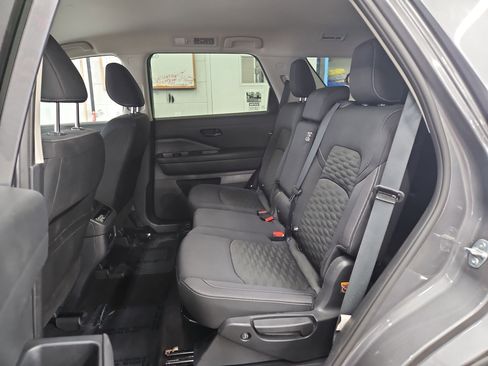 Used 2025 Nissan Pathfinder SV AWD/4WD image 11