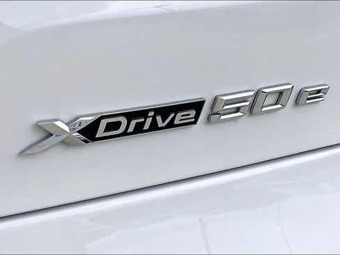 Used 2025 BMW X5 xDrive50e w/ M Sport Package image 38