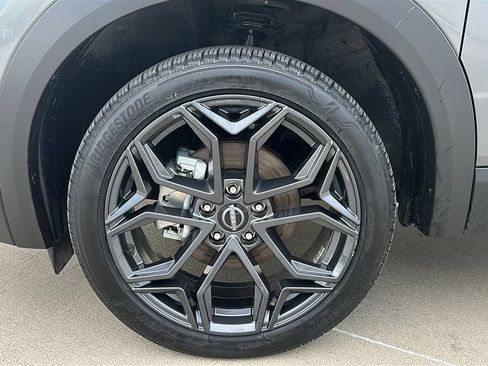 Used 2026 Nissan Kicks SR FWD image 6
