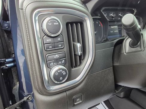 Used 2022 GMC Sierra 1500 SLE w/ X31 Off-Road Package image 12