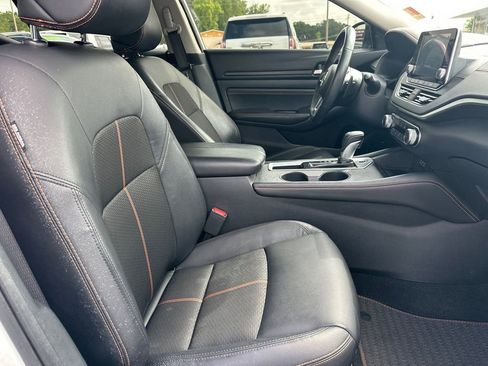 Used 2020 Nissan Altima 2.5 SR FWD image 14