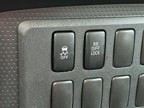 Used 2011 Toyota FJ Cruiser 2WD w/ Convenience Pkg image 26