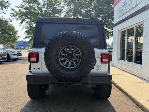 Used 2018 Jeep Wrangler Unlimited Sport S AWD/4WD image 6