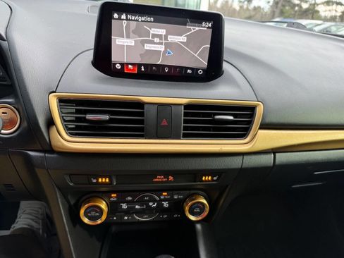 Used 2018 MAZDA MAZDA3 Touring image 20