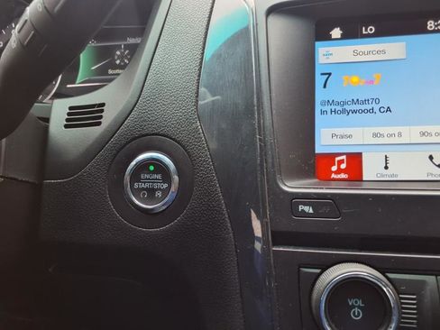 Used 2018 Ford Explorer XLT w/ Equipment Group 202A image 19