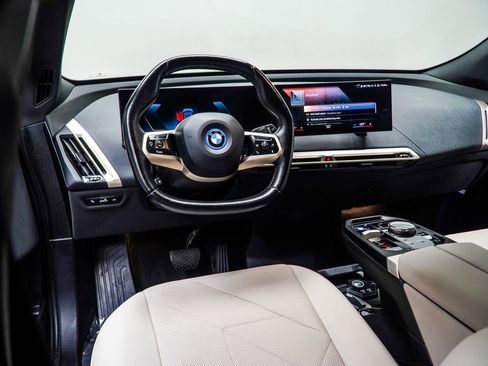 Used 2023 BMW iX xDrive50 image 17