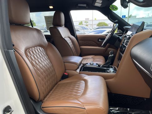 Certified 2024 INFINITI QX80 Sensory w/ Cargo Package AWD/4WD image 24