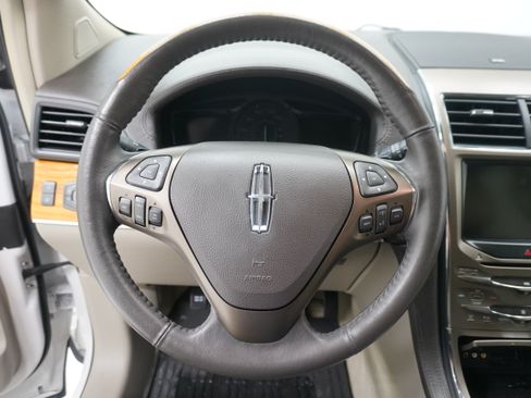 Used 2014 Lincoln MKX FWD w/ Equipment Group 102A image 16