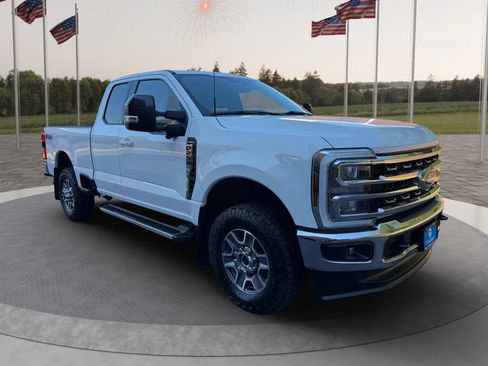 Used 2024 Ford F250 Lariat AWD/4WD image 4