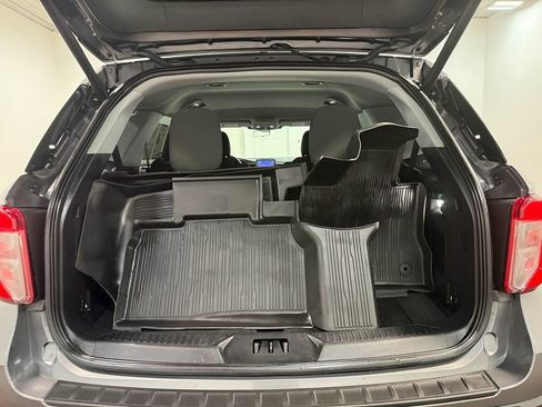 Used 2022 Ford Explorer XLT image 73