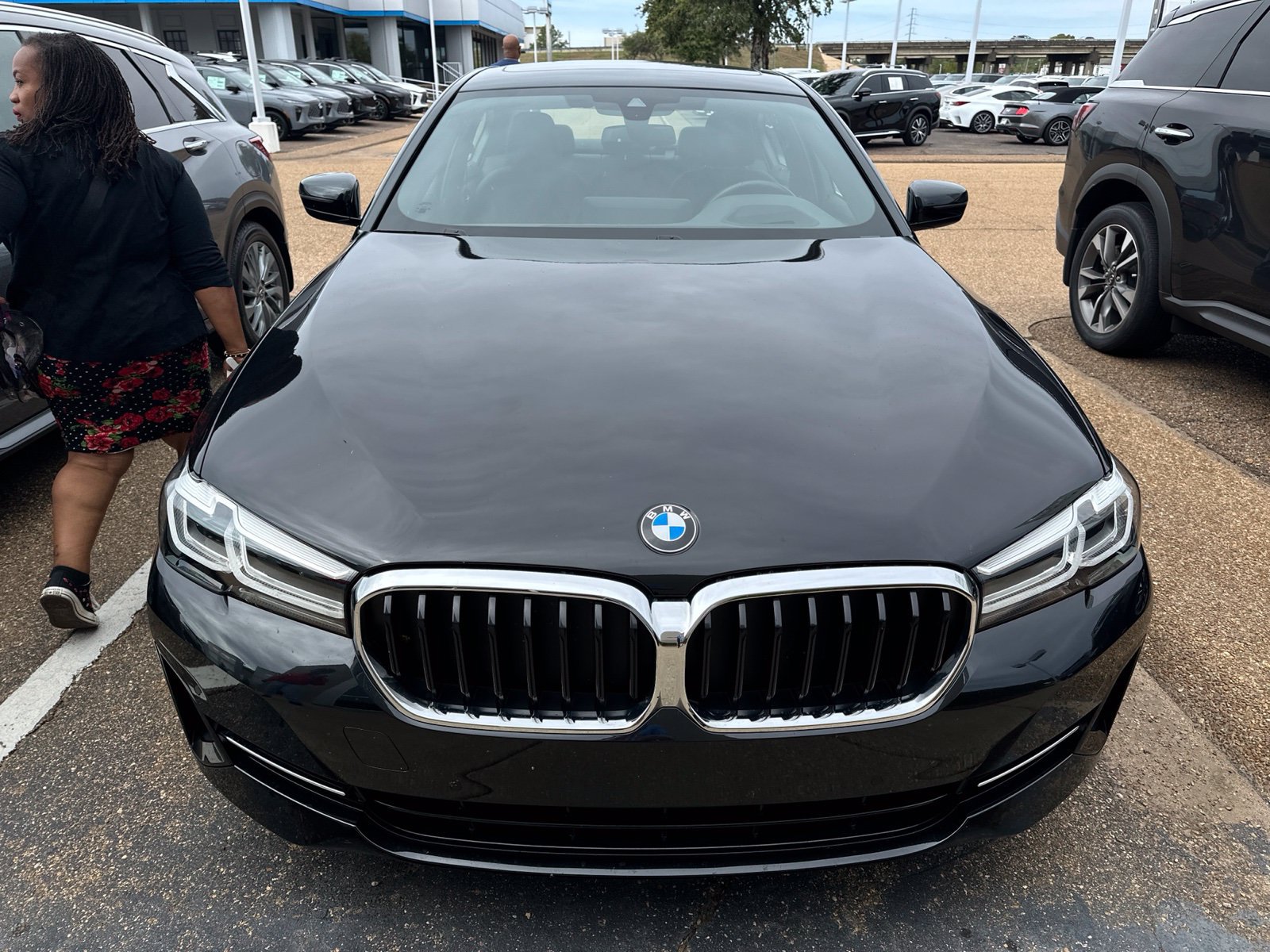 Used 2023 BMW 540i w/ Premium Package RWD image 3