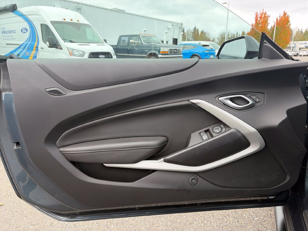Used 2019 Chevrolet Camaro SS RWD image 17