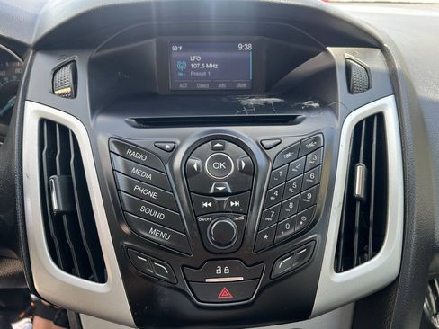 Used 2014 Ford Focus SE w/ SE Winter Package FWD image 18
