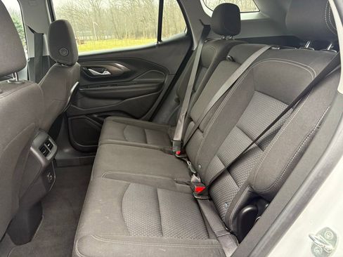 Used 2024 GMC Terrain SLE FWD image 12