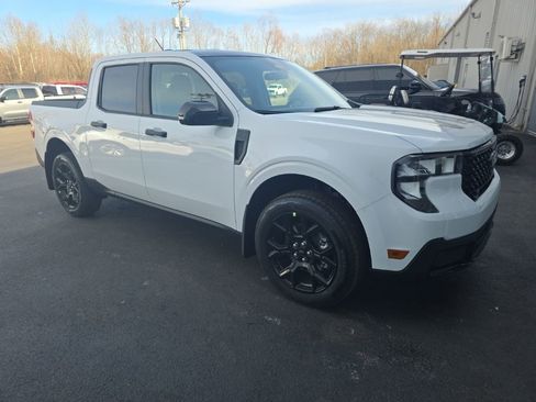 New 2026 Ford Maverick XLT w/ Black Appearance Package image 4
