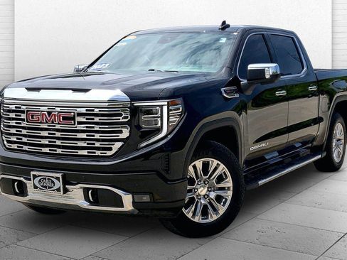 Used 2023 GMC Sierra 1500 Denali w/ Technology Package AWD/4WD image 13