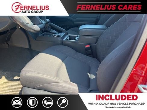 Used 2025 Toyota Tacoma SR5 AWD/4WD image 8