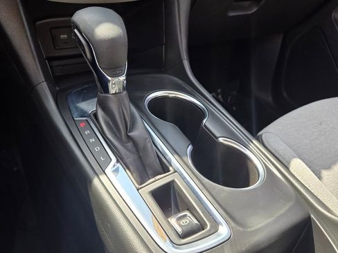 Used 2024 Chevrolet Equinox LS FWD image 21