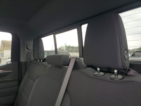 New 2026 GMC Sierra 1500 SLE image 11