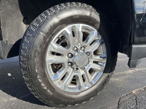 Used 2023 GMC Sierra 2500 Denali w/ Denali Ultimate Package image 2