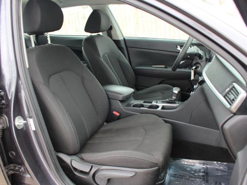 Used 2019 Kia Optima LX image 36