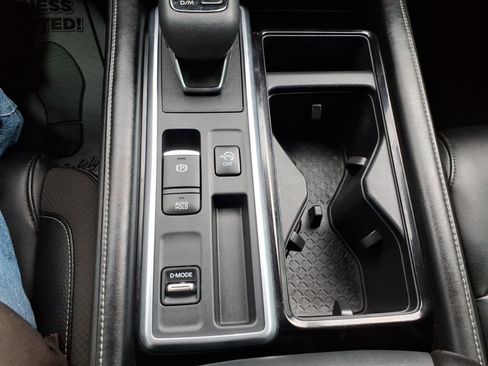 Used 2022 Nissan Pathfinder SL FWD image 14
