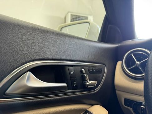Used 2018 Mercedes-Benz CLA 250 image 35