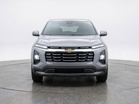 Used 2025 Chevrolet Equinox LT FWD image 2