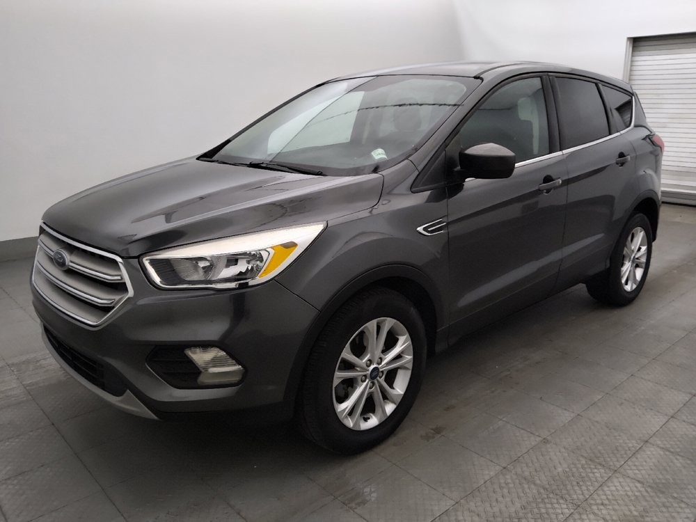 Used 2019 Ford Escape SE FWD image 2