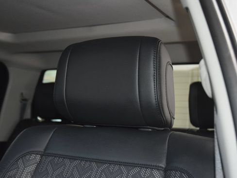 Used 2024 Toyota Tundra Limited AWD/4WD image 43
