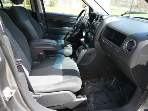 Used 2013 Jeep Compass Latitude w/ Sun/Sound Group image 19