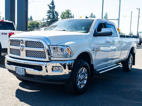 Used 2017 RAM 2500 Laramie w/ Convenience Group AWD/4WD image 3