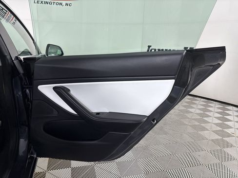 Used 2020 Tesla Model 3 Performance image 18