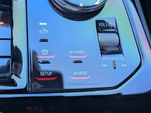 Used 2026 BMW M5 w/ Executive Package image 18