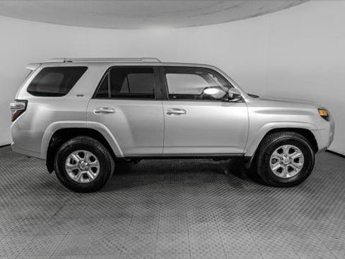 Used 2018 Toyota 4Runner SR5 RWD image 7