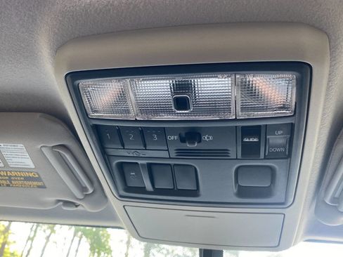 Used 2016 Toyota 4Runner Limited image 39