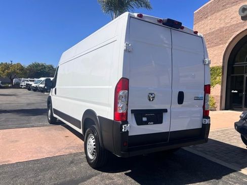 Used 2025 RAM ProMaster 2500 w/ Convenience Group FWD image 14